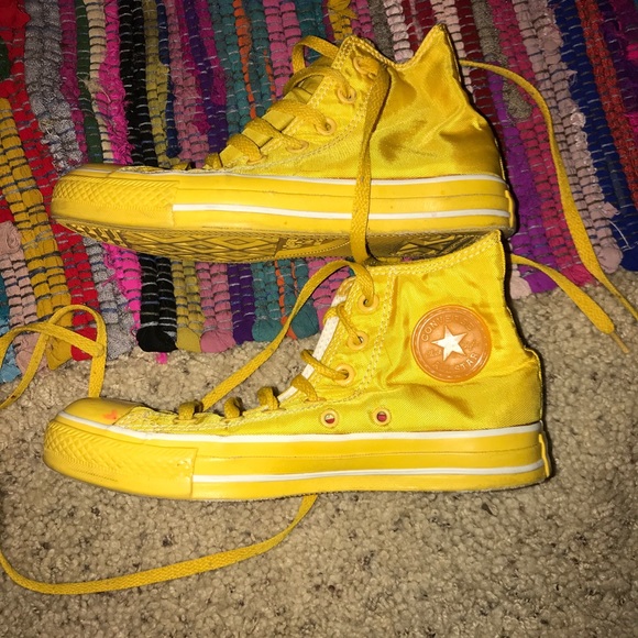 yellow vintage converse